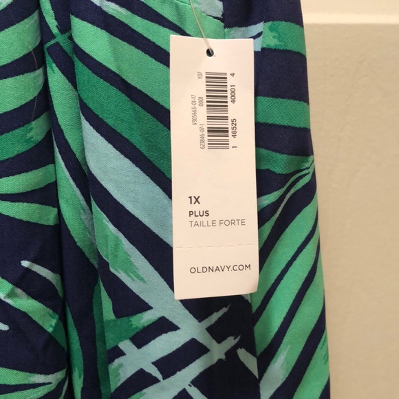 Old navy sleeveless shirt - Picture 2 of 2